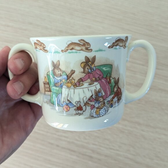 Bunnykins Royal Doulton 2-handled christening mug afternoon tea rabbits - Picture 7 of 8